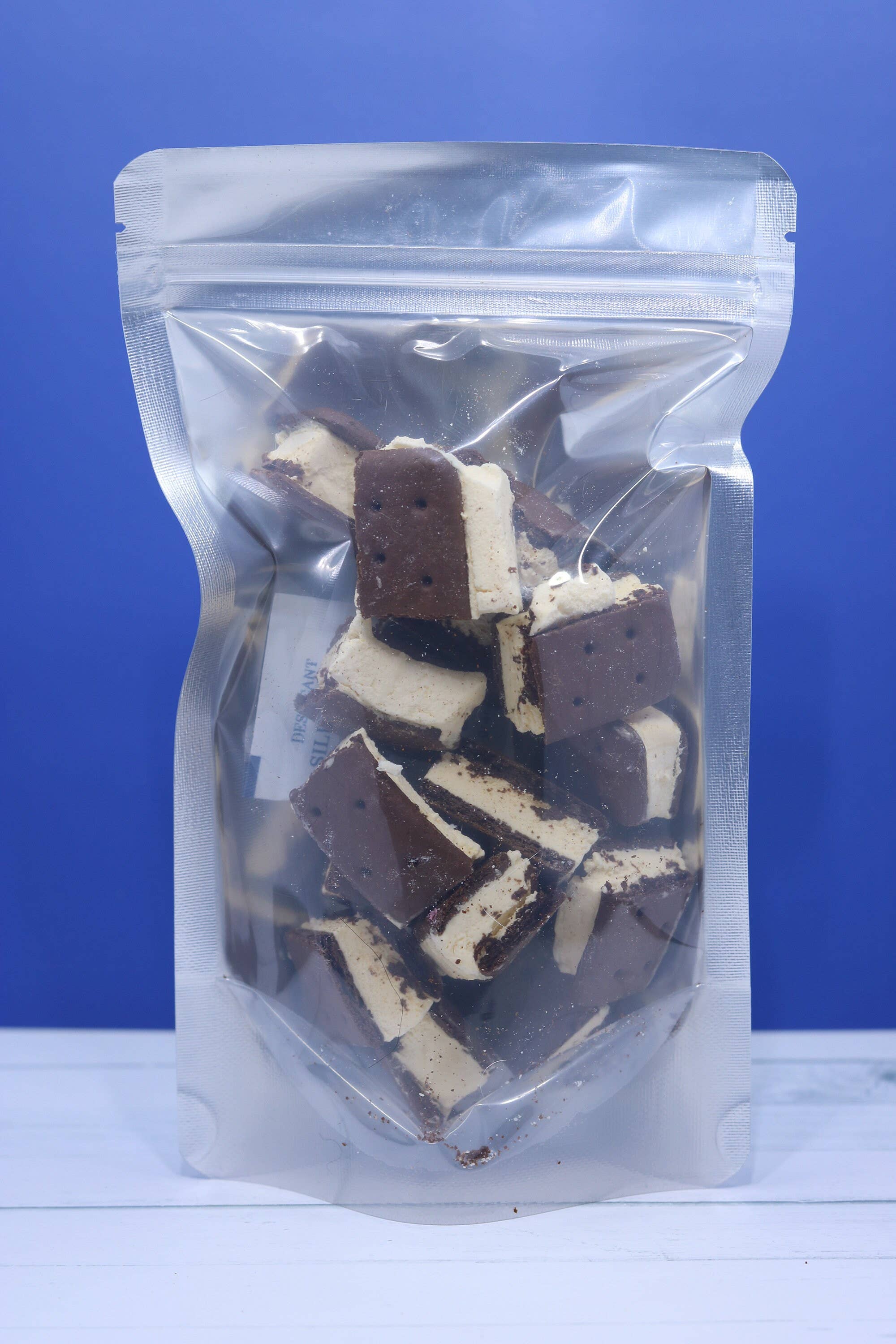 Homesteading in Ohio LLC - Wholesale Ice Cream/Sorbet - Freeze Dried Ice Cream Sandwich Bites Vanilla Ice Cream Choc2