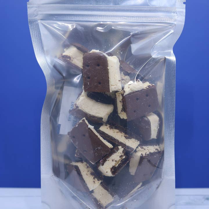 Homesteading in Ohio LLC - Wholesale Ice Cream/Sorbet - Freeze Dried Ice Cream Sandwich Bites Vanilla Ice Cream Choc2