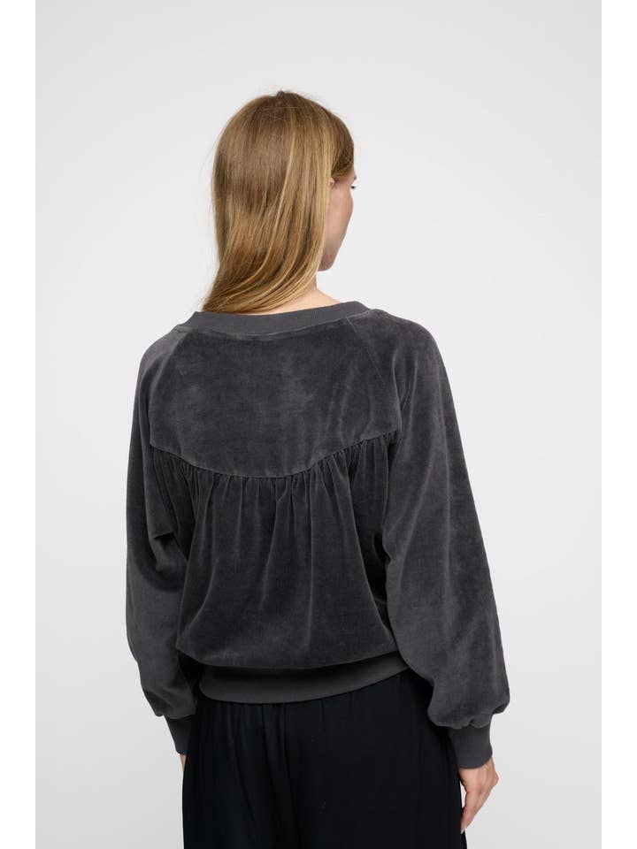 dark grey anna v-neck velvet for wholesale on Faire3