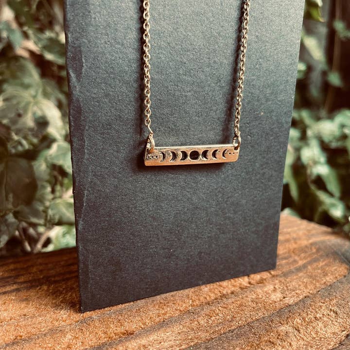 Colar de Fases Lunares em Ouro / Latão / Corrente / Astronomia / Étnico / Cigano / Boho / Boémio / Festival / Burning Man / Coachella por atacado de Kaali Boutique