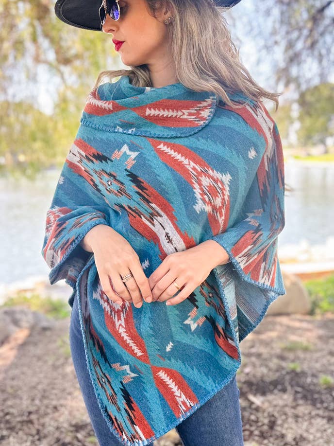 Warmer Poncho-Cardigan mit Aztekenmuster und dekorativer Naht für den Großhandel von AMOLI