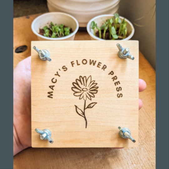 Macon Makes - Vente Kit de bricolage - Presses à fleurs miniatures en bois dur personnalisées avec logo | 4"x4"6