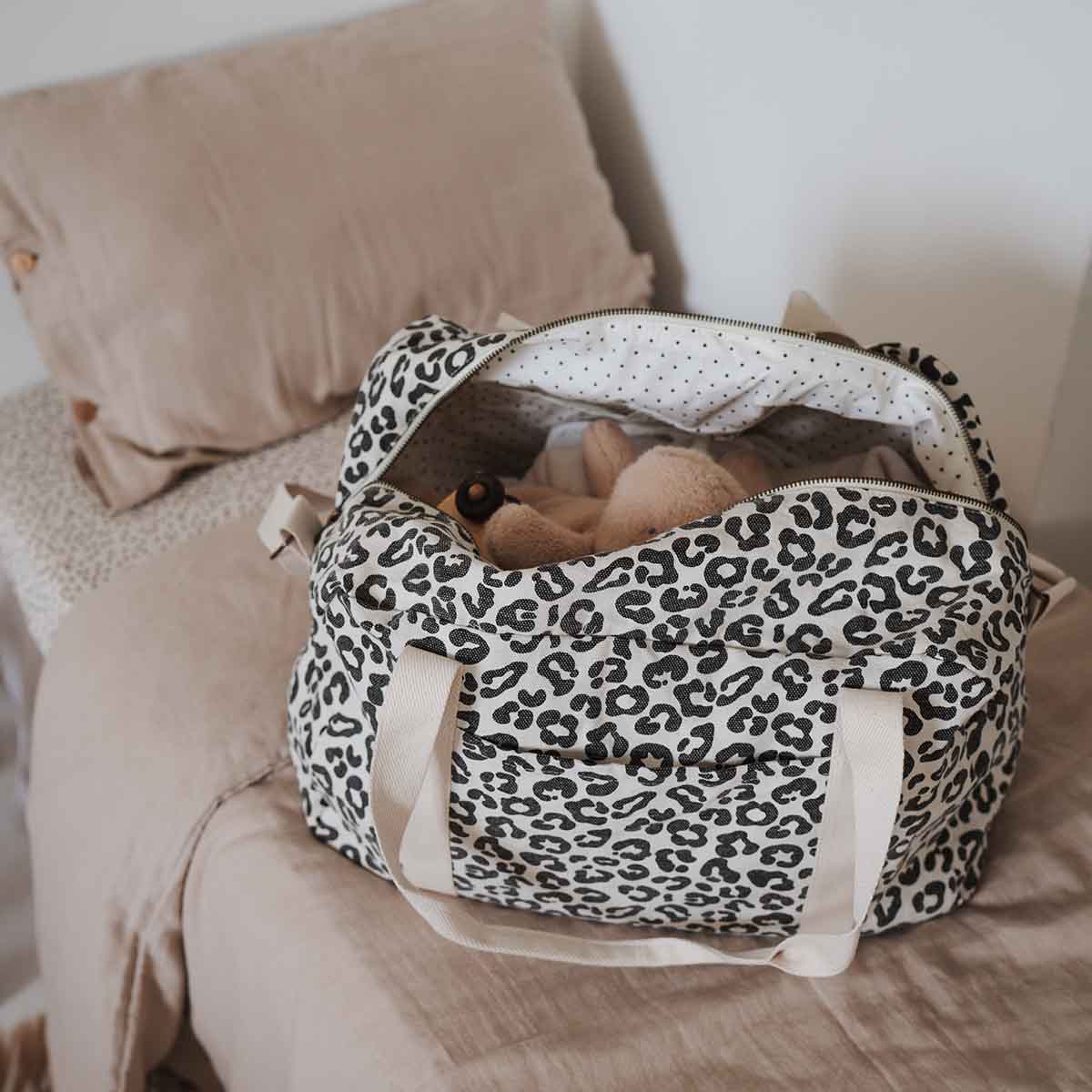 Natural WEEKEND BAG - DIAPER BAG RAPHAEL GRAOU NATUREL for wholesale on Faire1