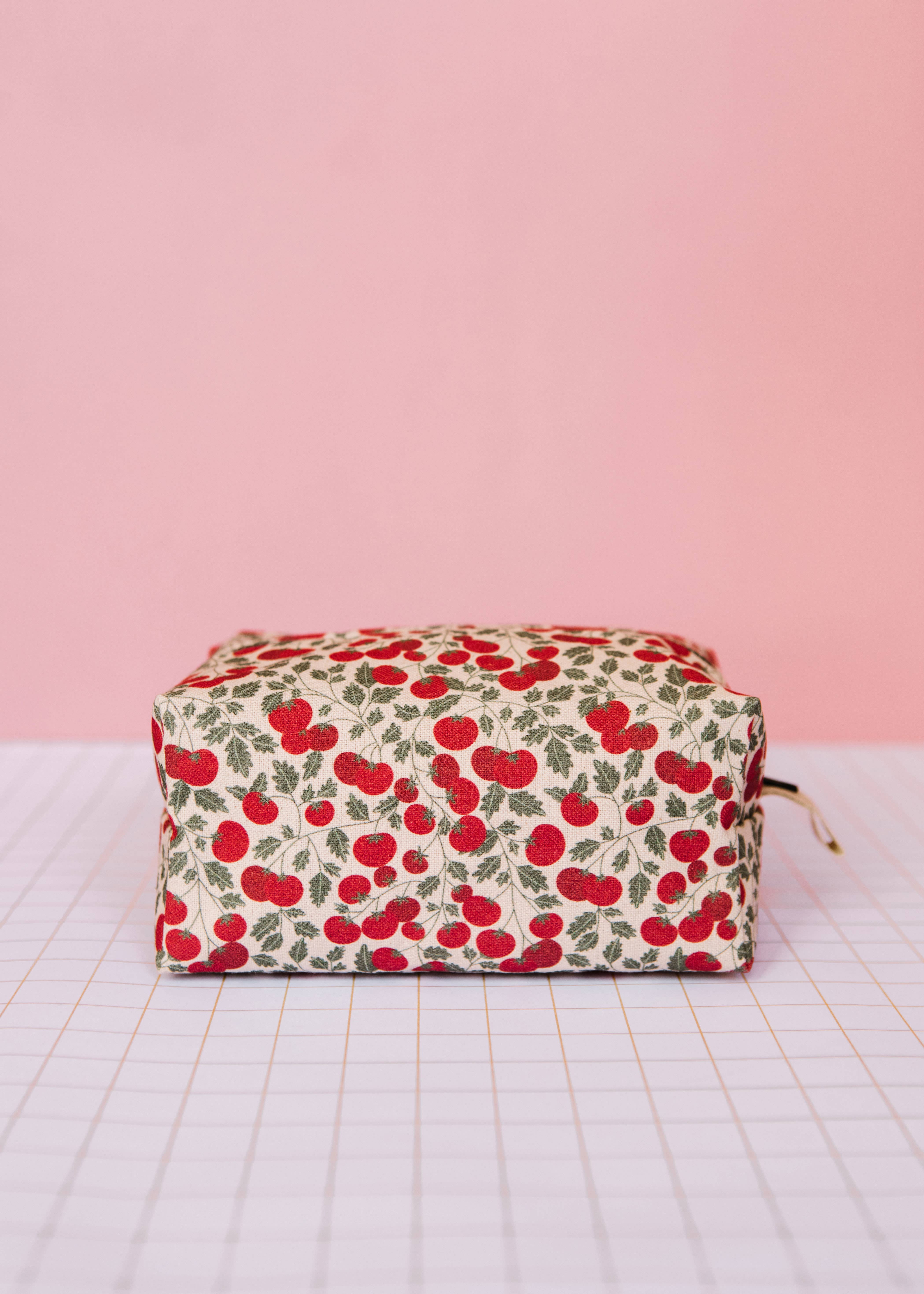 ECKE – wholesale Make-up/cosmetic bag – Tomates Beige Vanity & Beauty Case1