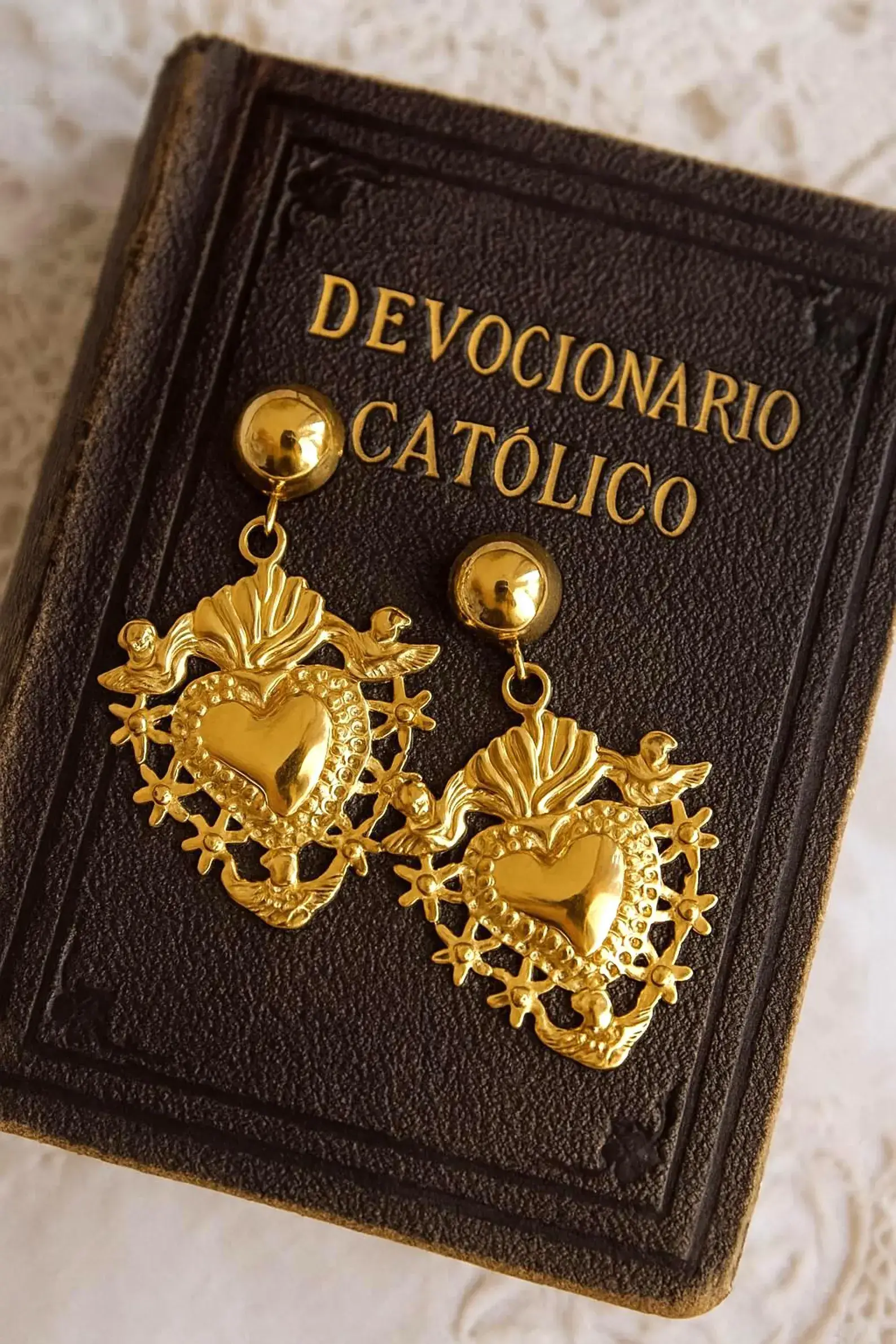 Wild & Free - Wholesale Dangle Earrings - Pendientes de exvoto del Sagrado Corazón hermosos0