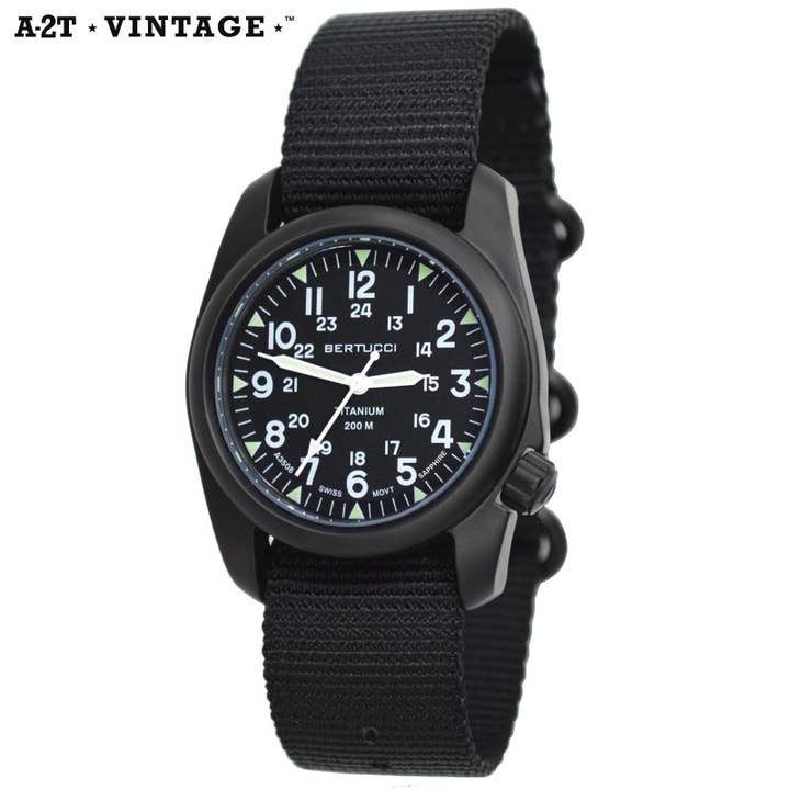#12027 A-2T Vintage, Mostrador Preto c/ Pulseira de Nylon Preta por atacado de Bertucci