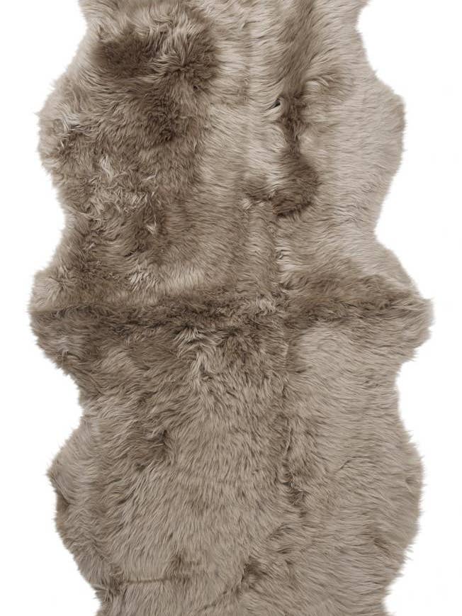 Klassieke 2-set schapenvacht_beige voor wholesale door Skinnwille Home