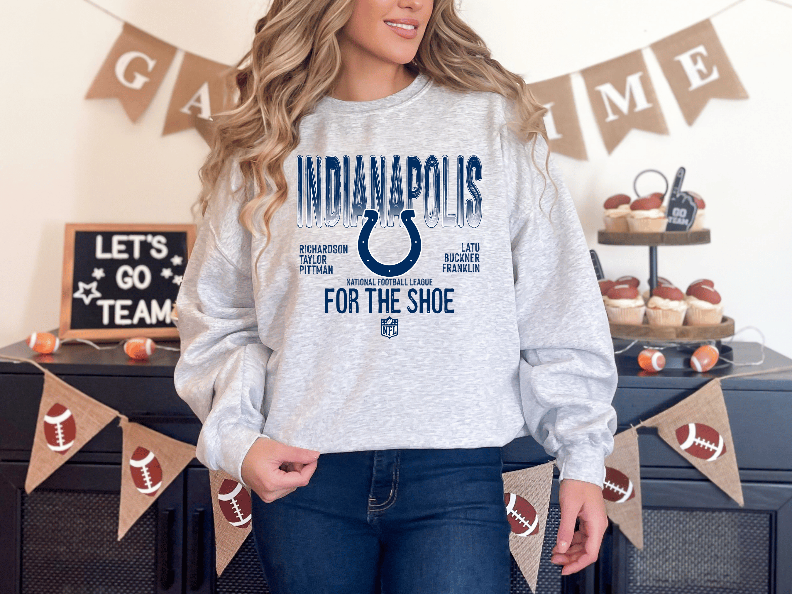 H+P Wholesale - Wholesale Graphic Sweatshirt - Unisex - Indianapolis Colts For The Shoe Graphic Tee/Crew3