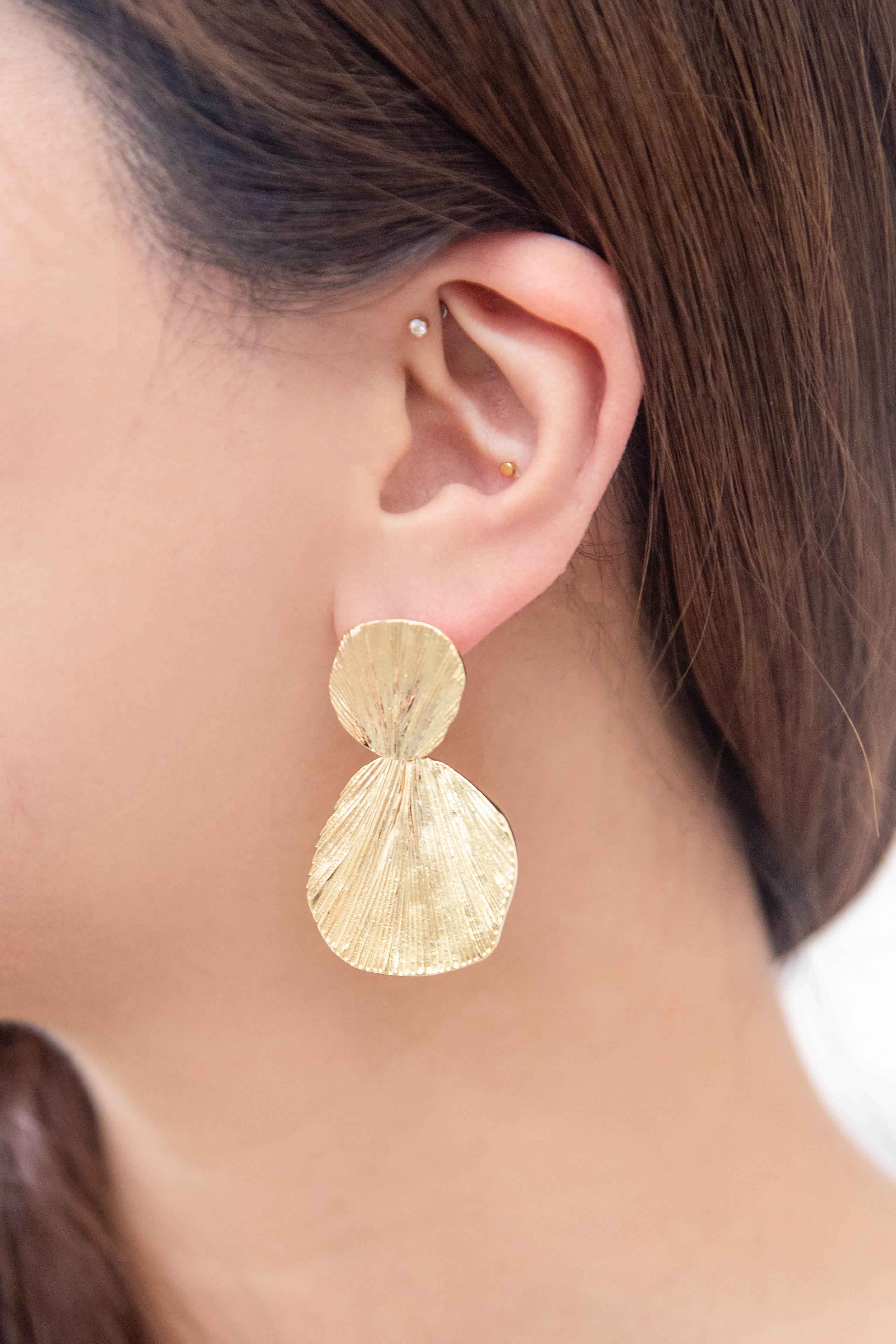 Lovoda - Wholesale Dangle Earrings - Gold Shell Drop Earrings1