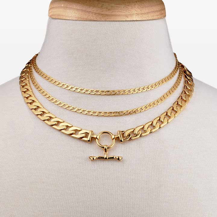 Cadence - Equestrian Curb Chain T-Bar Necklace in Gold for wholesale by URBAN-EQUESTRIAN