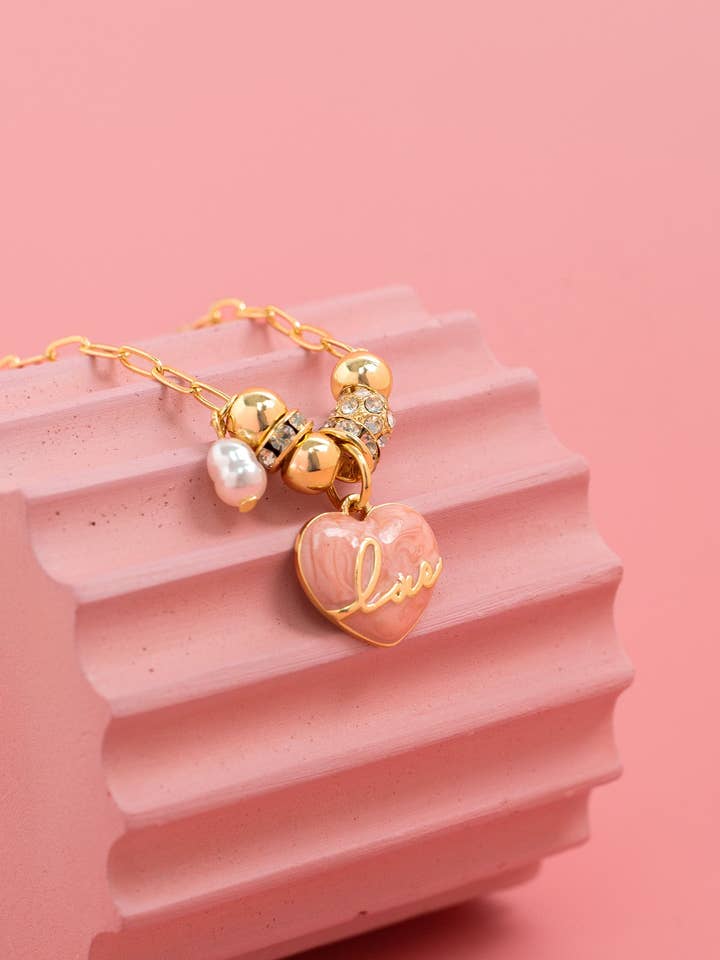 Lagdelte Blush Marmor “Love” Hjerte Perle Halskæde for engroshandel hos Sessori