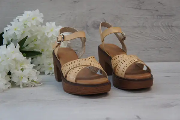 Top Staka – wholesale Sandals – Women's – Women's Platform Wood Effect Heels Cushioning Sandals24