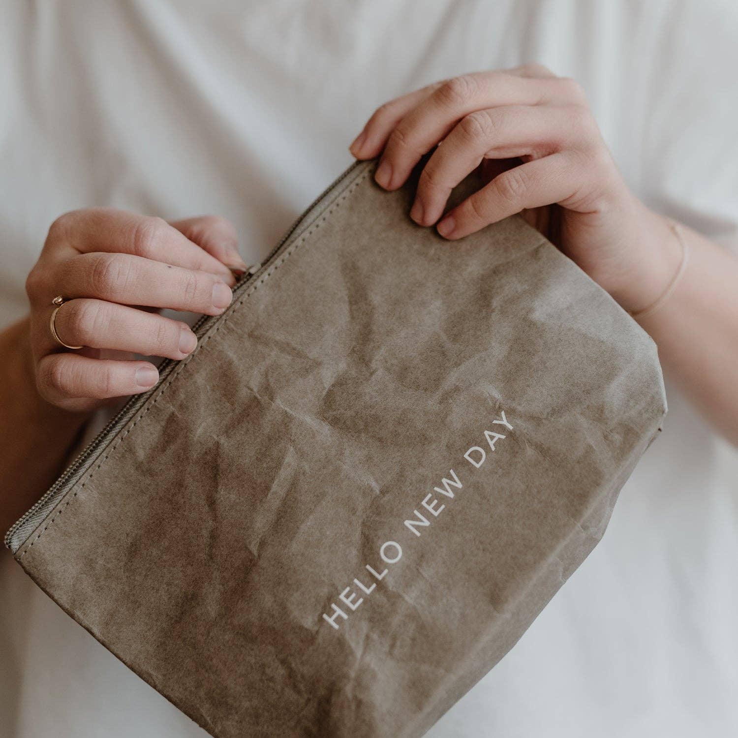 Eulenschnitt - Wholesale Toiletry Bag - Unisex - Hello New Day cosmetic bag (pack of 6)1