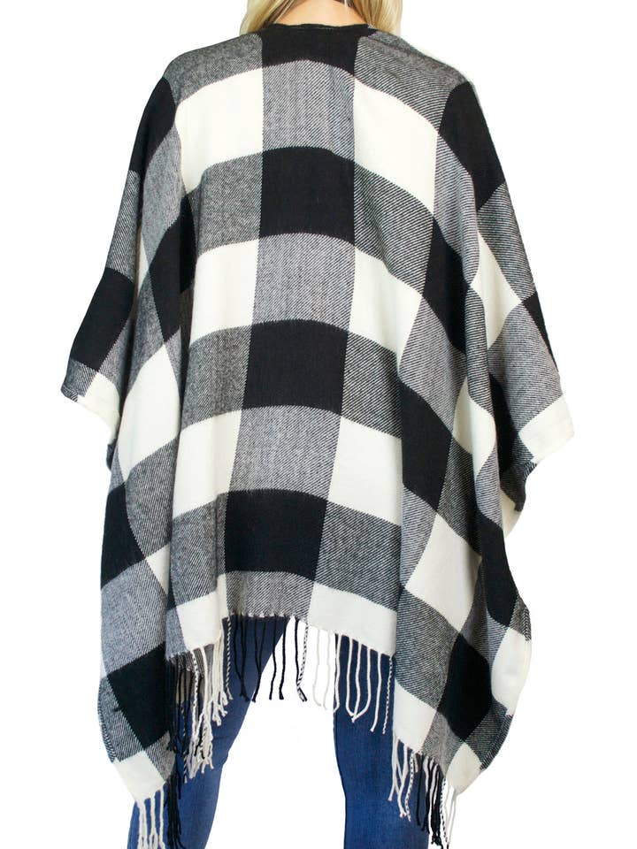 Daisy Del Sol – wholesale Poncho - Dam – Buffalo Plaid Poncho - Vit
