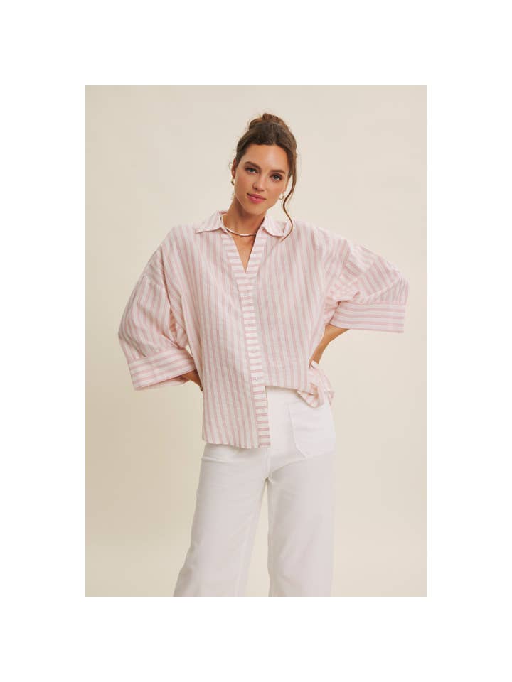 in february – Engroshandel Skjorte med buttondown – til kvinder – PERFEKT STRIBET SKJORTE MED KNAPPER OG BREDE ÆRMER TIL OVERGANGSPERIODEN3