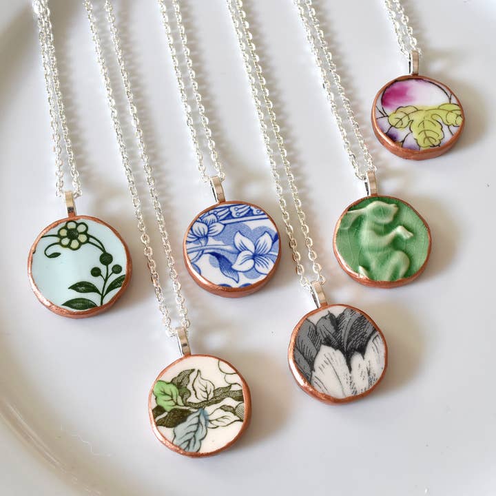 The Broken Plate Pendant Co - Vente Colliers à pendentif - Collier en forme de cercle Broken Plate 0