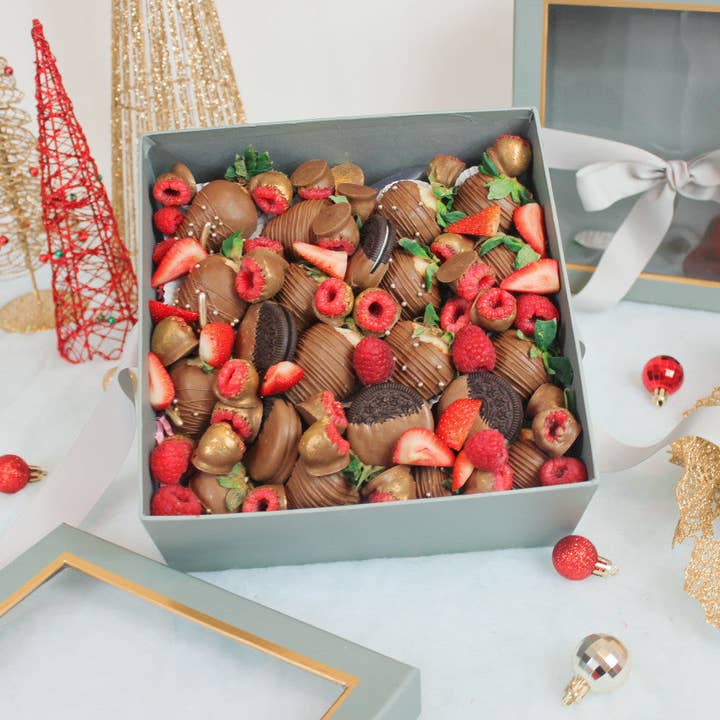 Elegant Design Supply - Wholesale Gift box - Square Gift Box with Clear Lid and Ribbon - Various Colors - For Luxury Flower/ Gift / Chocolate Strawberry Arrangements22