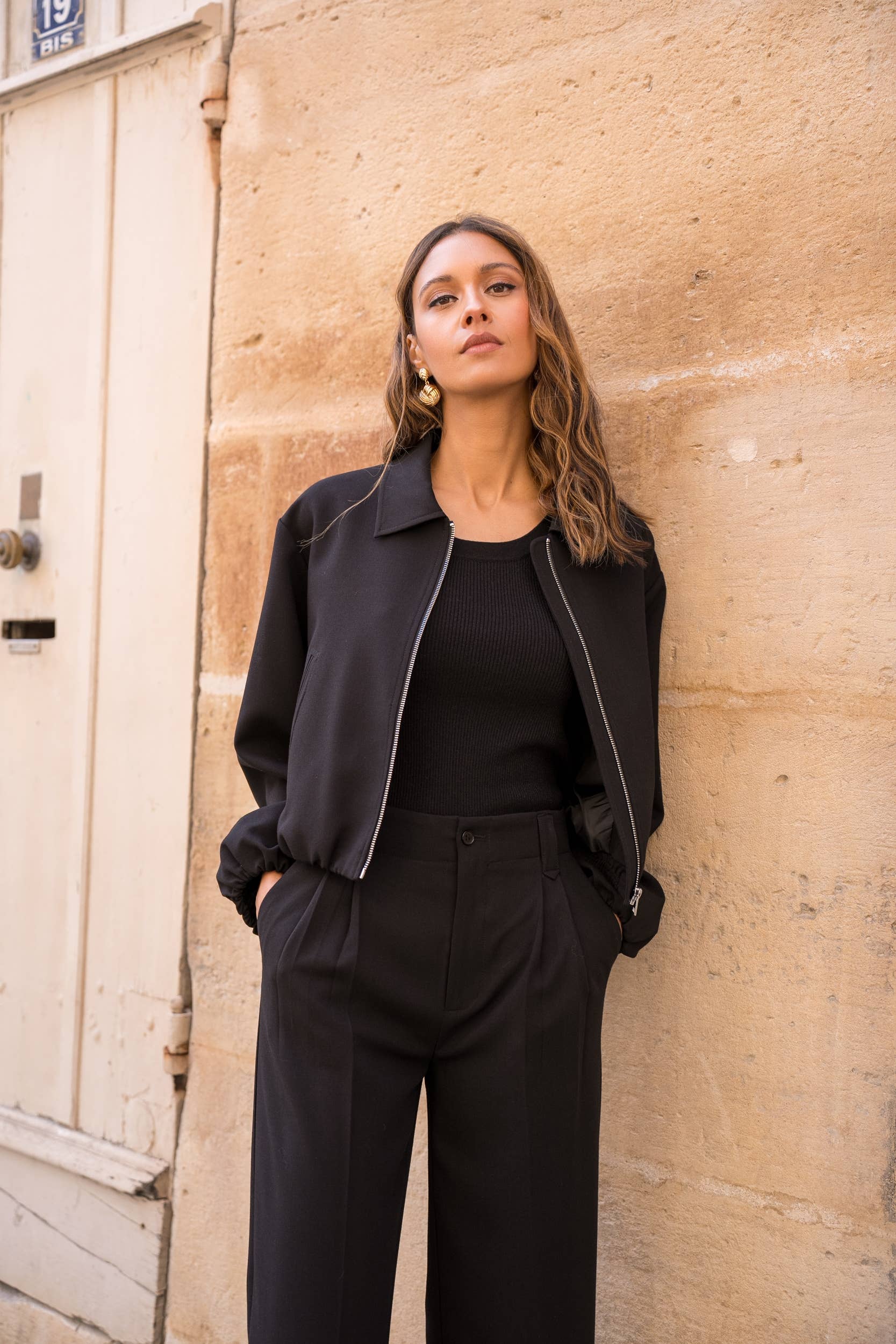 Attentif Paris - Wholesale Bomber Jacket - Women's - [Aura] Short zip-up bomber jacket with shirt collar3