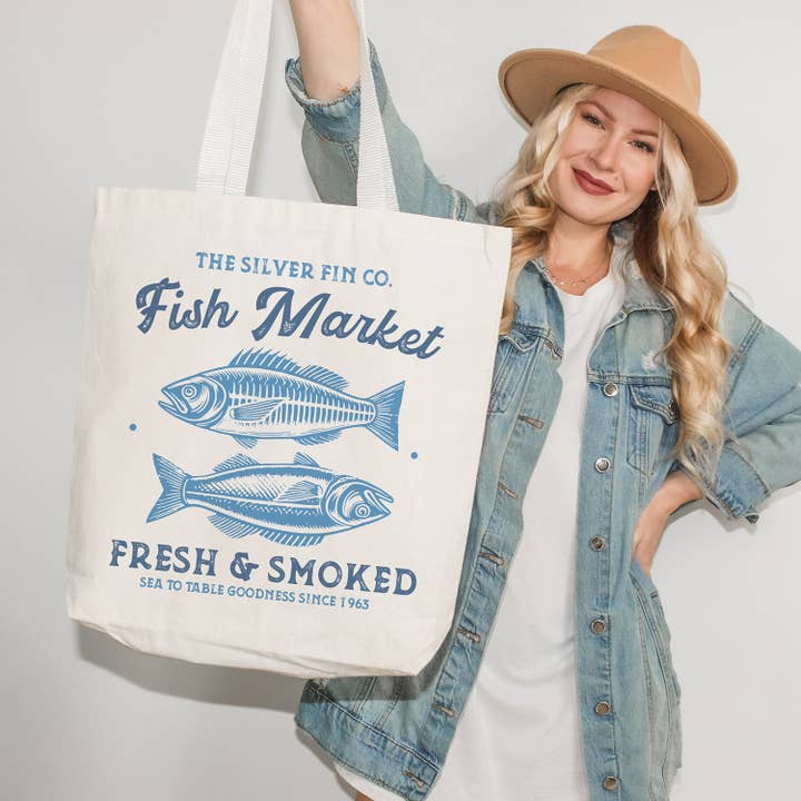 Sac en toile avec panneau vintage de marché aux poissons et ferme pour la vente par Untamed Country