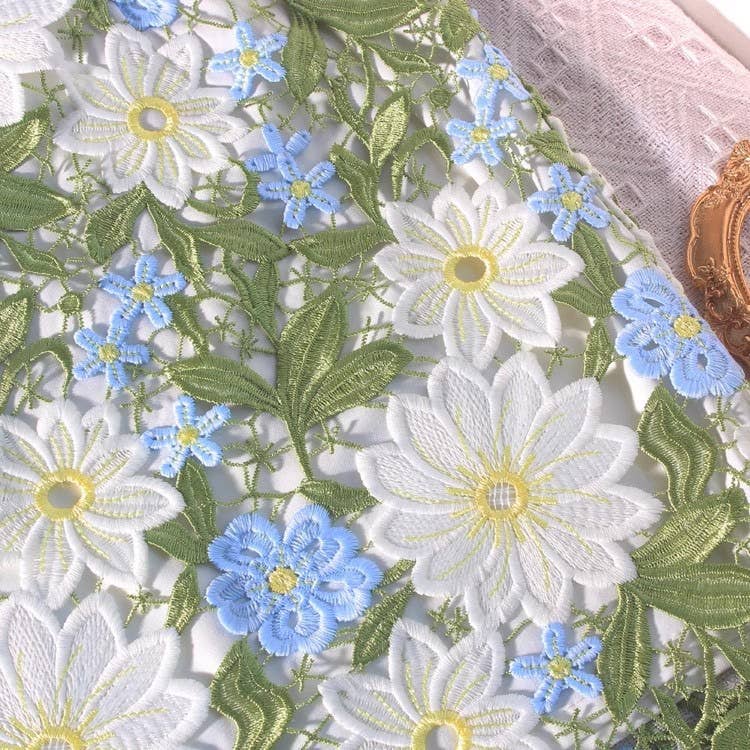 Fodera bianca Gonna midi con ricamo floreale SK015 in vendita all'ingrosso su Faire5