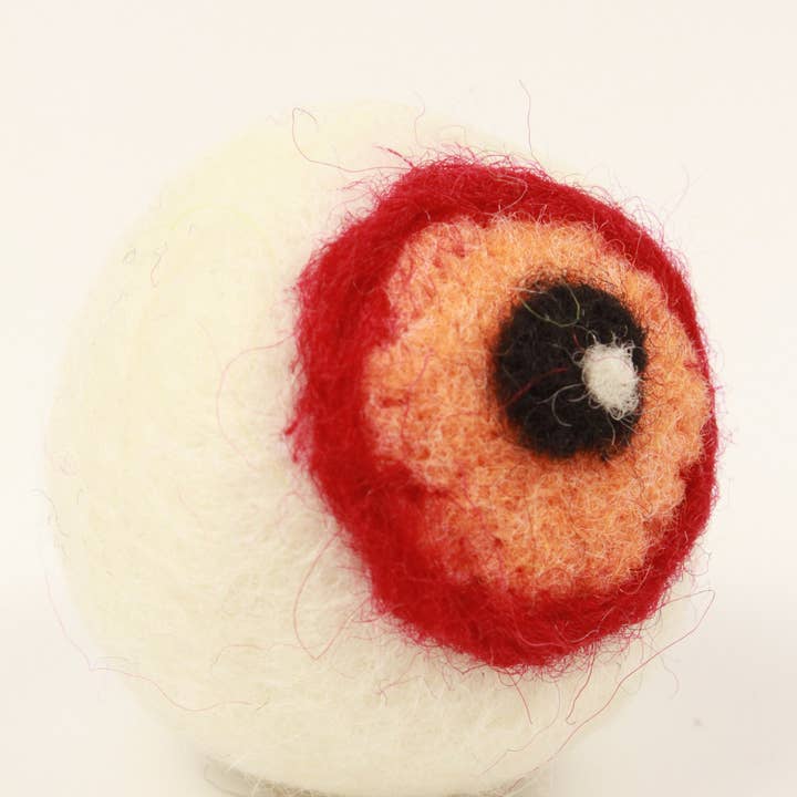 Handmade Wool Eyeball Cat Toy for wholesale by Moricat