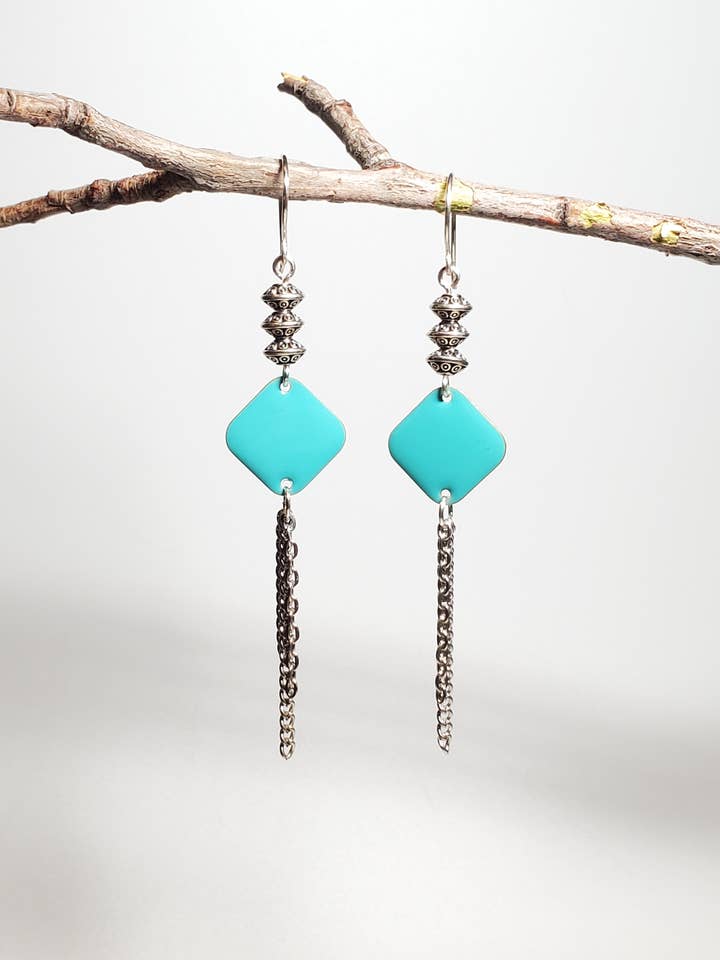Pendientes de esmalte turquesa y plata balinesa, Mira para venta al por mayor de Jezabel Adornment