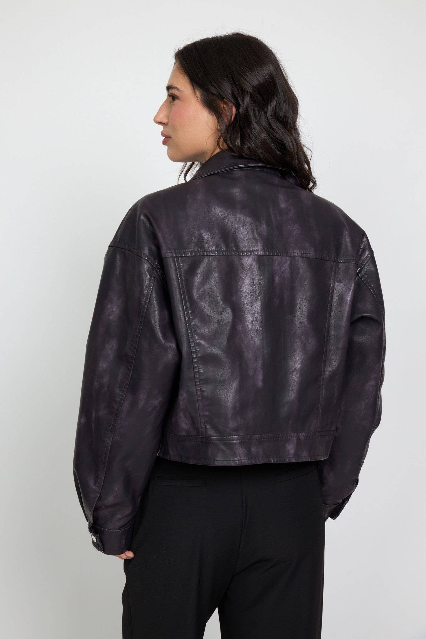 SWEET MAGIC MODA Y COMPLEMENTOS - Wholesale Leather Jacket - Women's - FAUX LEATHER JACKET WITH POCKETS5