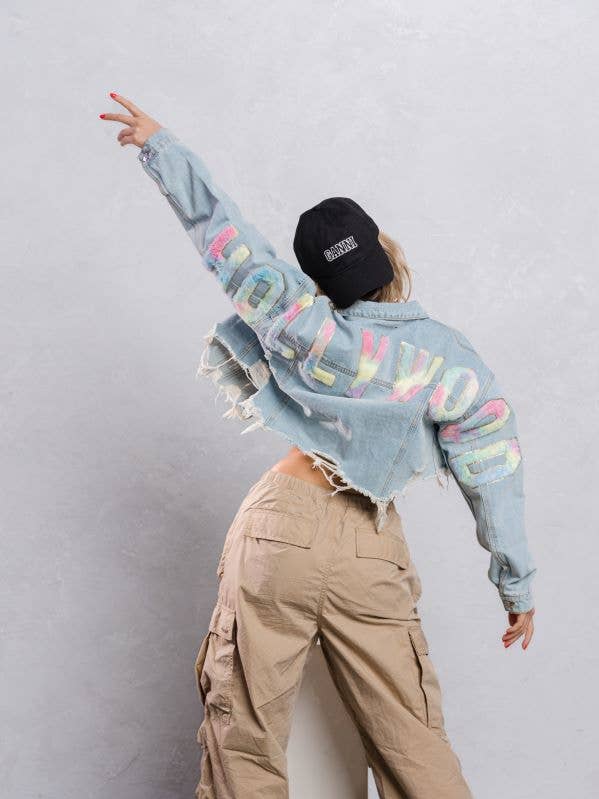 Hollywood Multi Font Crop Jeansjacka för wholesale av Trio Urban