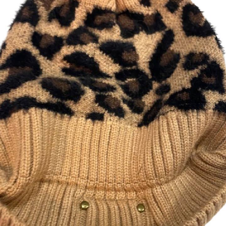 Embellish Your Life – Engroshandel Beanie - Dame – LV Up-Cyklet Brun Leopard Pom Strik Beanie1