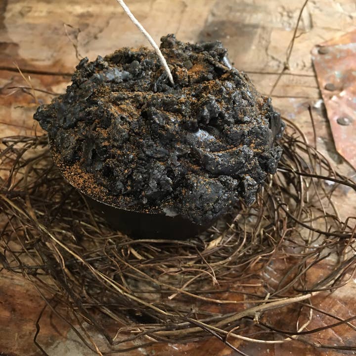 Vela primitiva de muffin de melaza de cera de abejas ennegrecidas para venta al por mayor de The Cranberry Cornstalk Co.