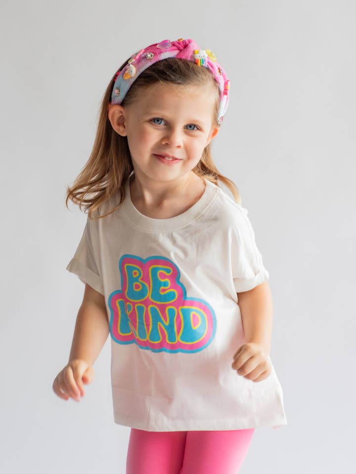 T-shirt Be Kind à manches courtes XOXO by Magpies | Blanc pour la vente par XOXO by magpies