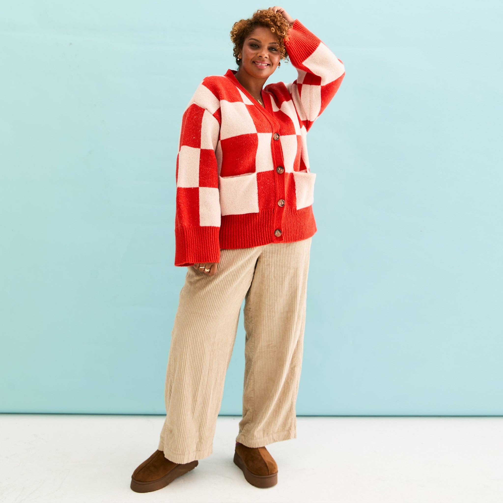 Cara & The Sky - Venta al por mayor Cárdigan - Mujer - Cárdigan de manga ancha Candice Checked - Rojo y blanco - Pequeño y mediano en preventa2