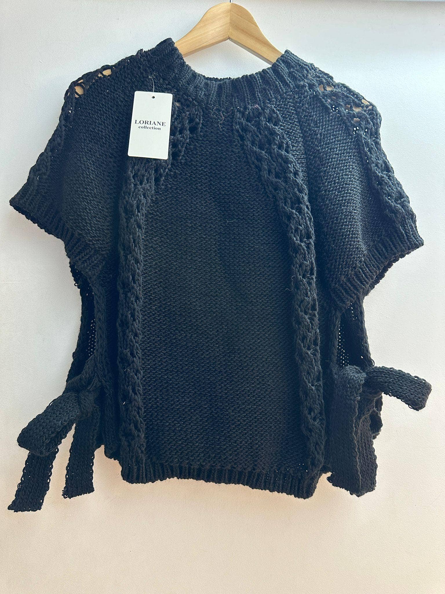 LORIANE - Vente Pull en maille – femme - 129 Pull Gilet/Ponchos
Deux nœuds à faire sur le côté0