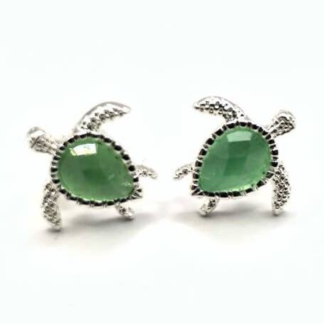 Orecchini a bottone in argento verde a forma di tartaruga con occhio di gatto per la vendita all'ingrosso da parte di Gypsy Rose