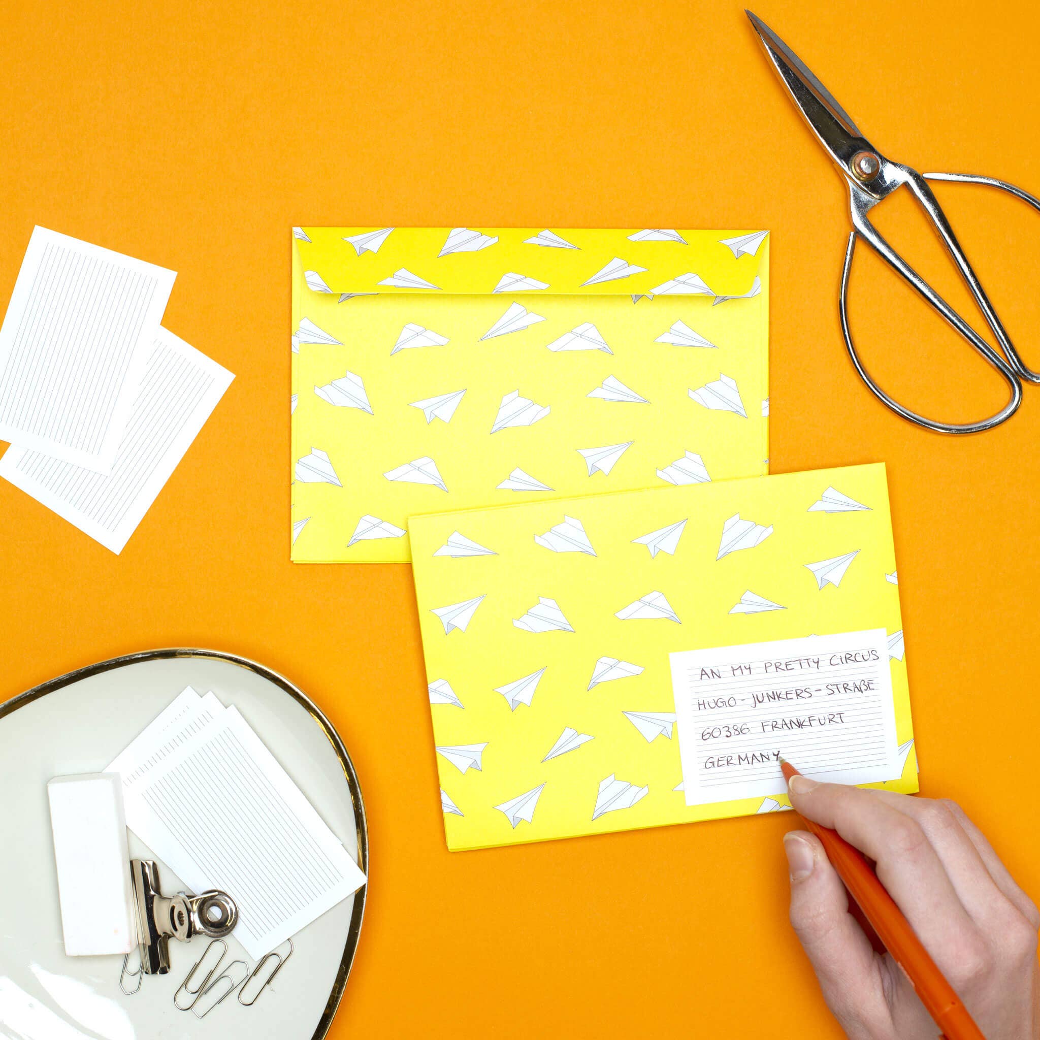 My Pretty Circus - Wholesale Envelopes - 8 yellow paper airplane envelopes - C62