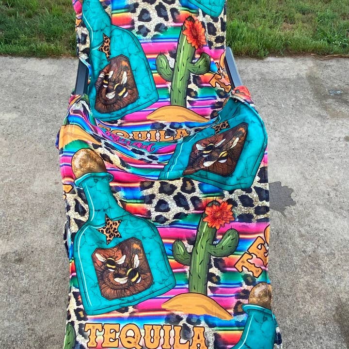 Crazy Heifers Wholesale - Wholesale Beach Accessories - Beach Chair Cover/Bag