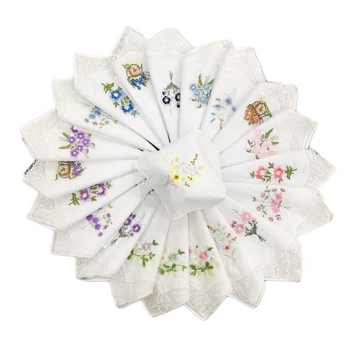 All Little Cute Things - Wholesale Dinner & Cloth Napkin - Embroidered Cotton Napkins. White with lace and flowers