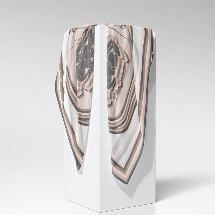 Der nackte Strandschal für den Großhandel von CB Grey