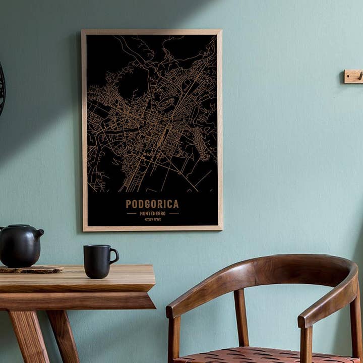 Karte von Podgorica, Montenegro, auf Holz graviert. Laser-Karte für den Großhandel von Kustwood