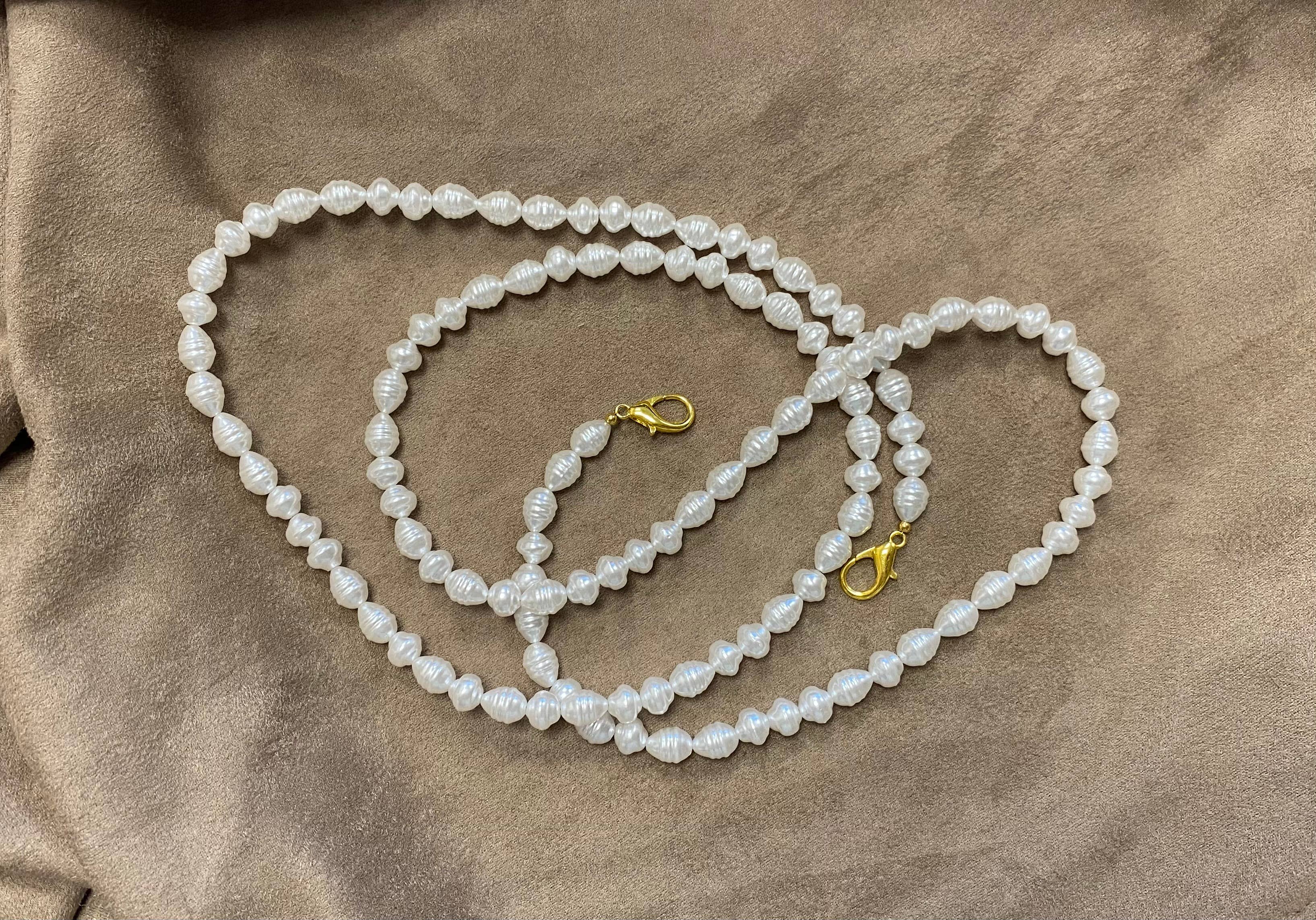 Chic Le Freak - Wholesale Phonecase Strap - Crossbody phone cord pearls/gold2