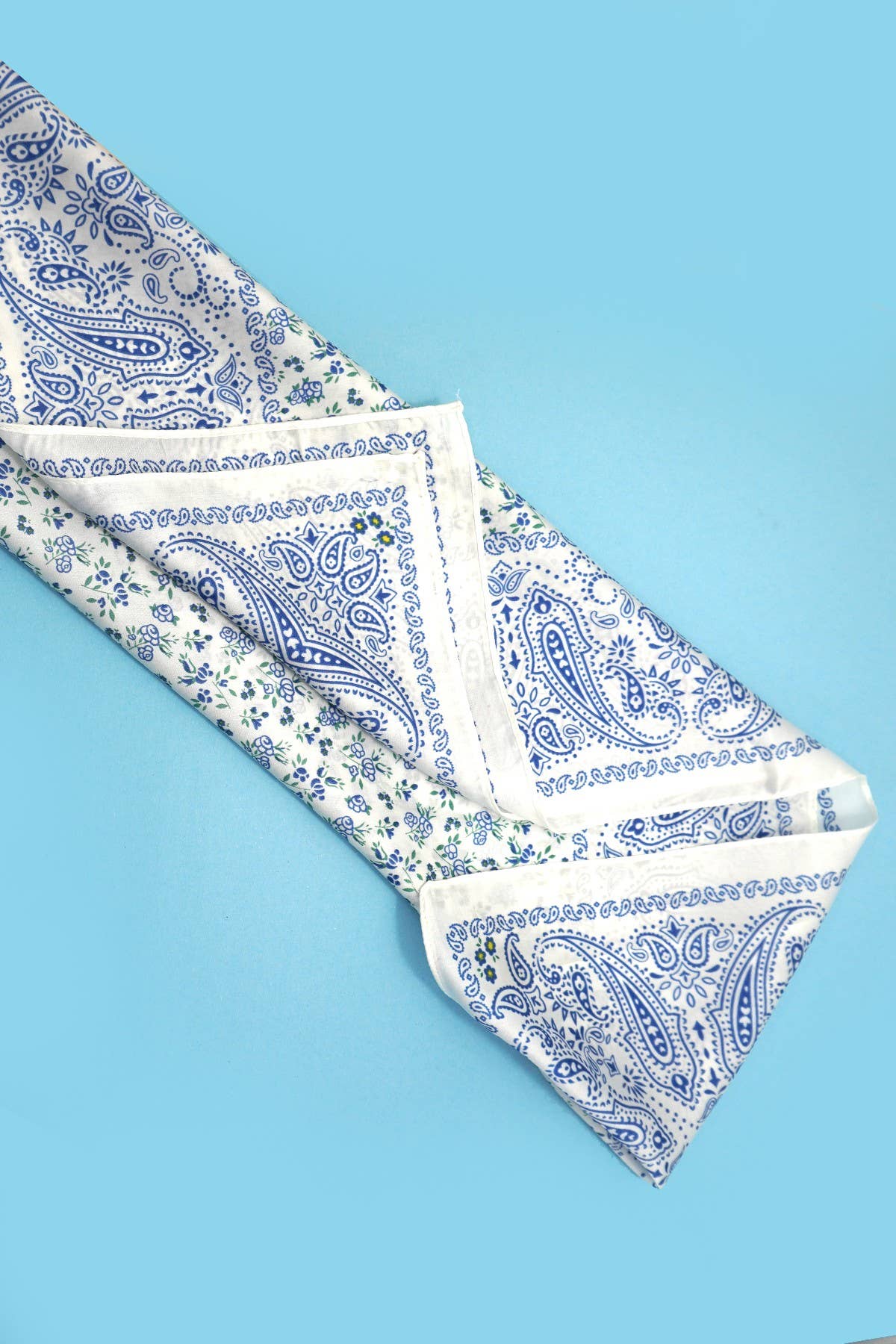 bleu GRAND FOULARD BANDANA À IMPRIMÉ TOILE FLORALE | 40SC676 en vente sur Faire1