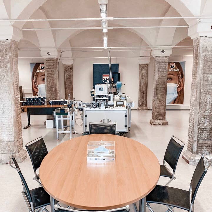 AlpenSan Health Care - Venta al por mayor Mascarilla facial protectora - AlpenSan - Mascarilla facial médica IIR2