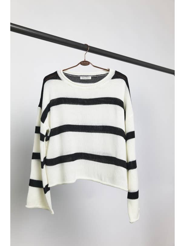 Newbury Kustom - Wholesale Knit Sweater - Women's - 11285- Classic Striped Knit Sweater
7