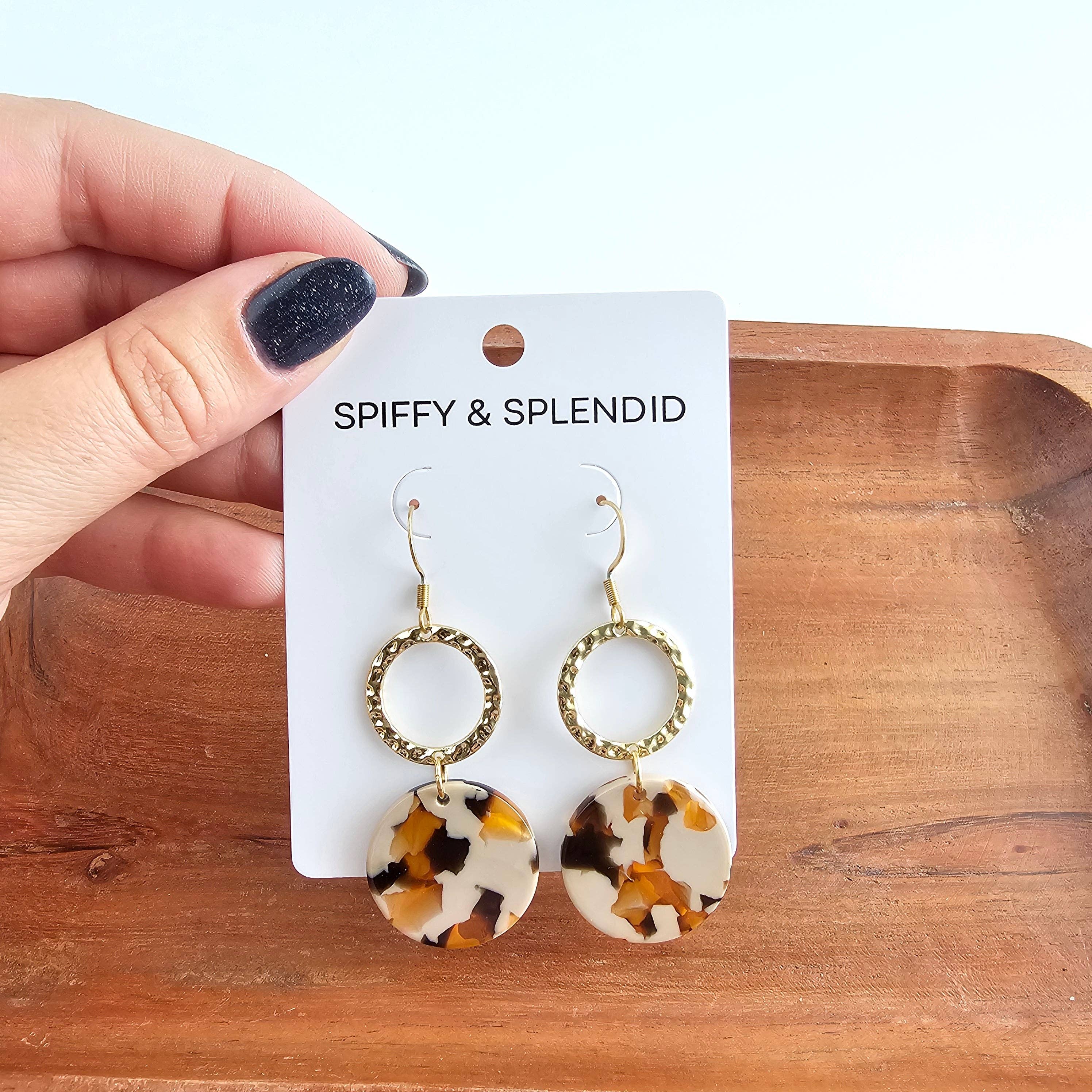 Spiffy & Splendid - Vente Boucles d'oreilles pendantes - Boucles d'oreilles Rylee - Latte Caramel // Bijoux, Automne8