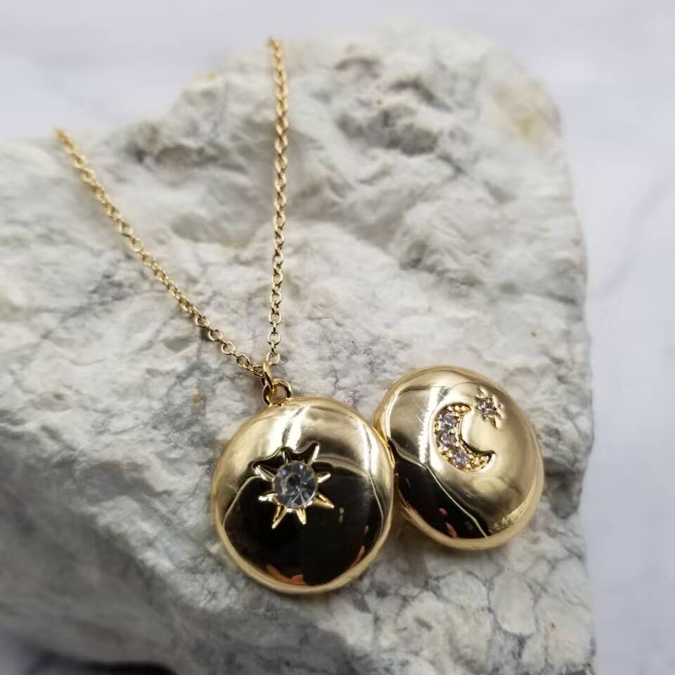 The Pretty Jewellery - Wholesale Pendant/Charm Necklace - Sun and Moon Locket Necklace0