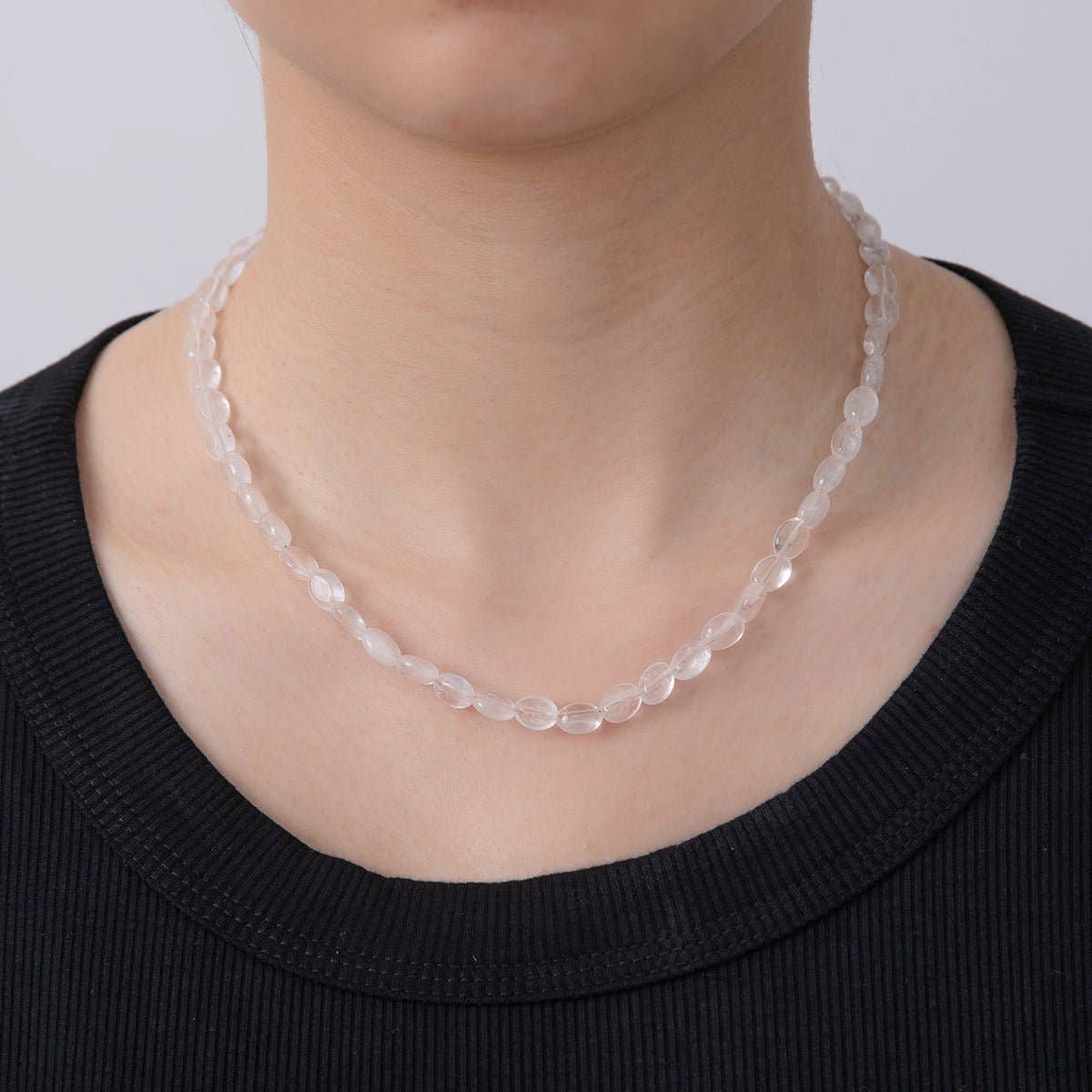 Aim Eternal – Colar com missangas/pérolas por atacado – Colar Artesanal de 15,5 Polegadas com Contas de Pedra Preciosa de Quartzo Transparente Oval Oblongo de 6,5mm Revestido a Ouro 18K | WA-32831