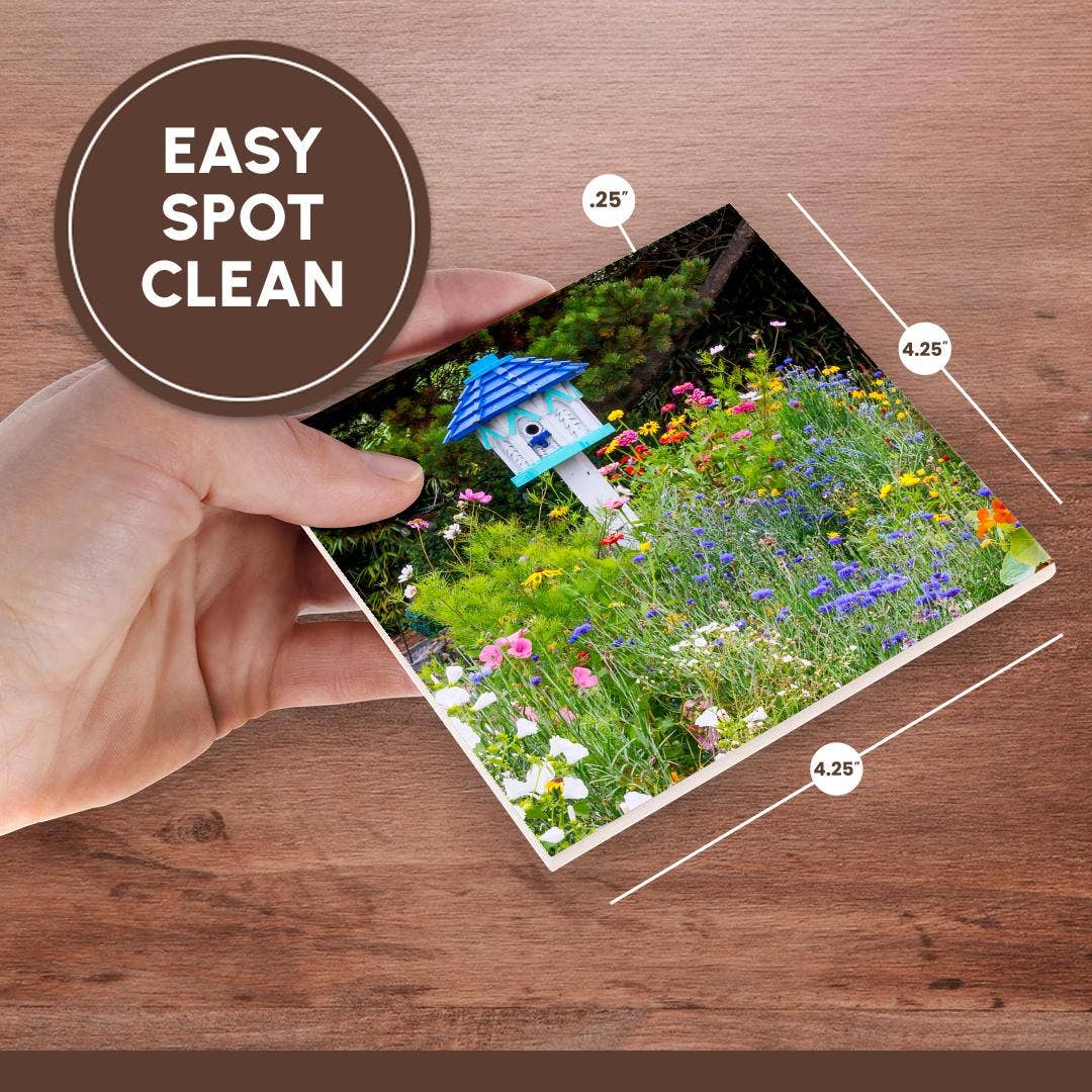 3dRose - Vente Sous-verre - 3dRose, États-Unis, Oregon. Cannon Beach. Jardin avec nichoir blanc au toit bleu, Dessous de verre6