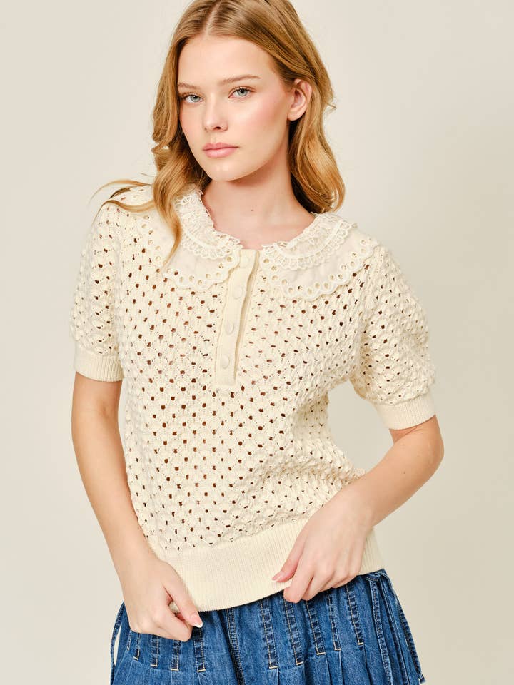 AJT5762 CAMISOLA DE MANGAS CURTAS EM CROCHÉ COM GOLA DE RENDA por atacado de Aaron & Amber