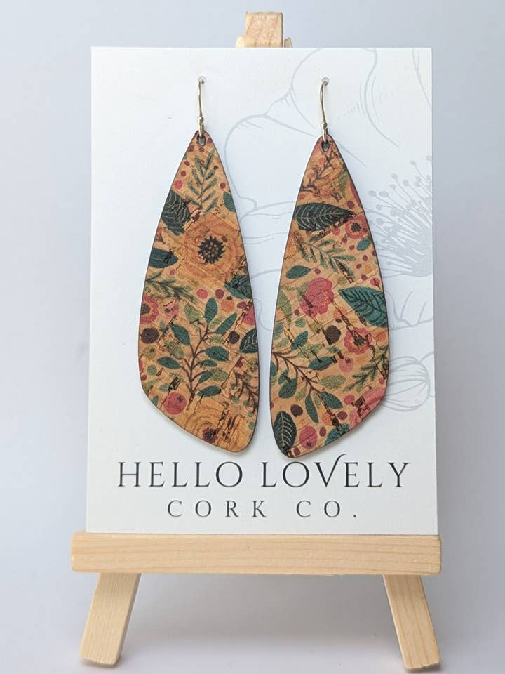 Gröna och Rosa Blommiga Korkörhängen - Stora Vingar för wholesale av Hello Lovely Cork Co.