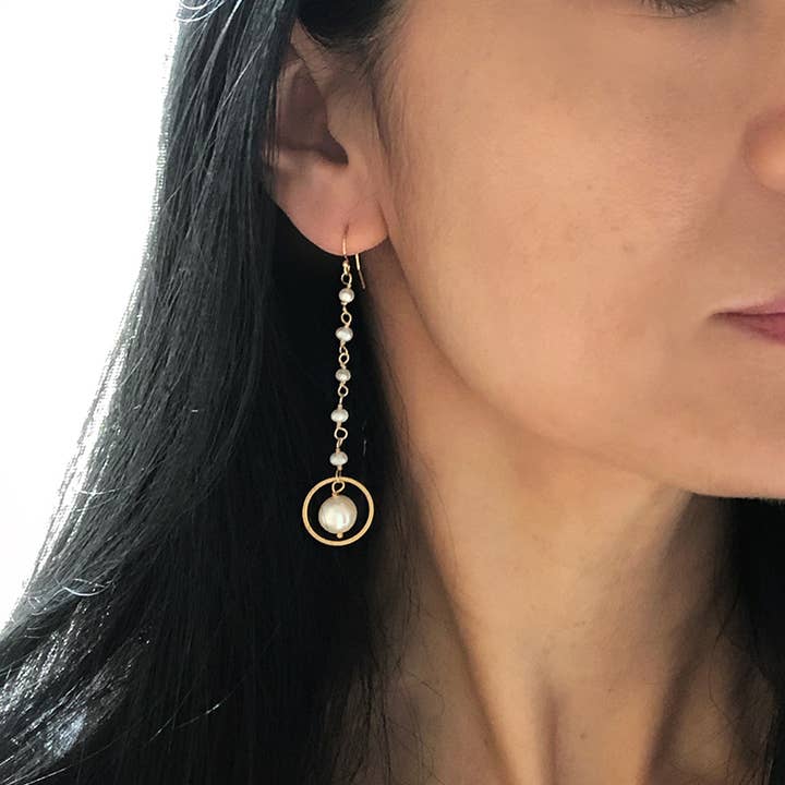 Laura Stark Designs - Wholesale Dangle Earrings - Circle a Pearl Earrings | Wedding Earrings1